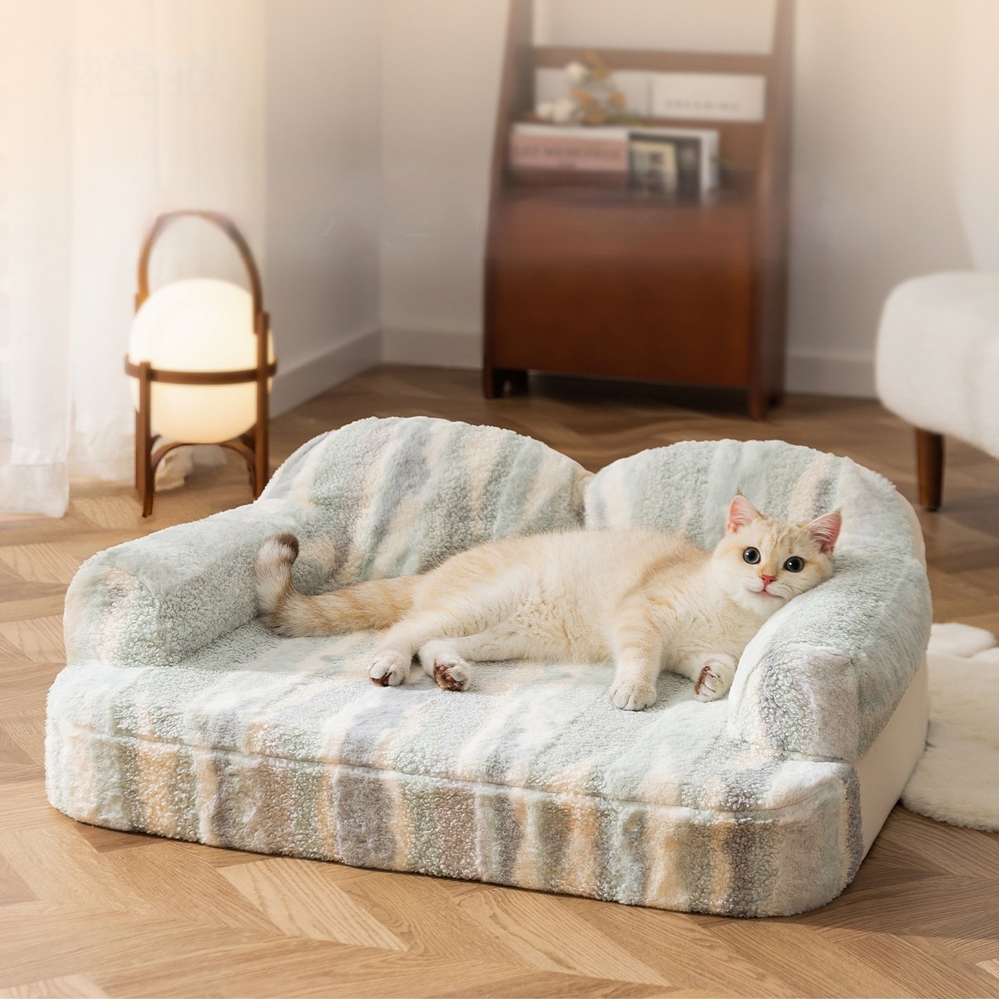 主图_1。0 Thickened Warm Tiger-Striped Latex Pet Sofa Bed for Cats & Dogs, Winter Cat Nest with Latex Mat for Sleeping - Image 1
